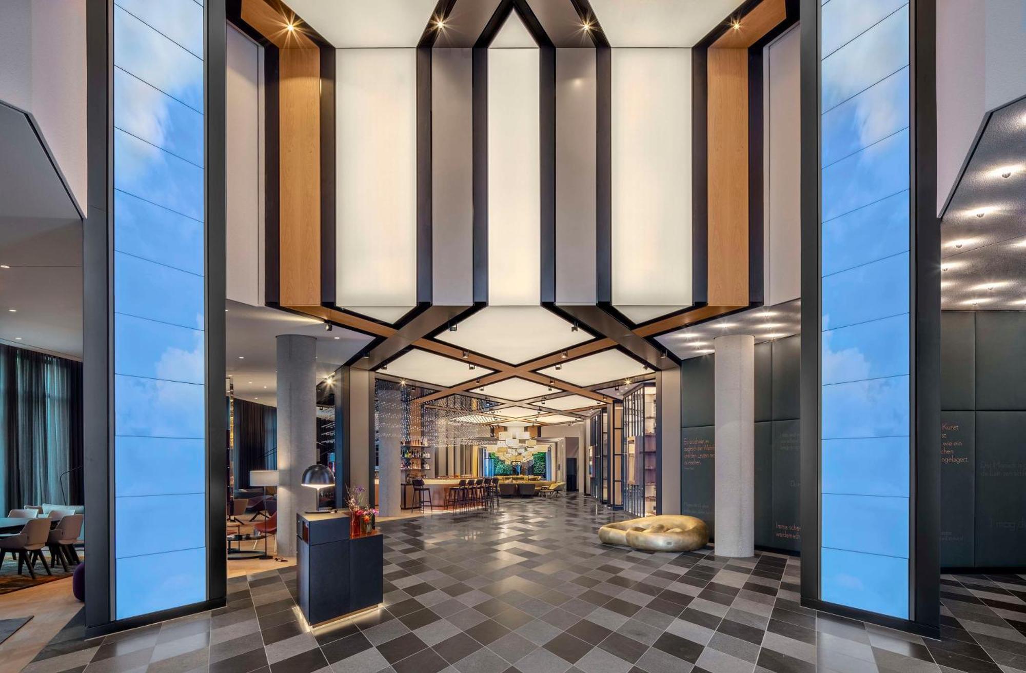 Andaz Munich Schwabinger Tor, By Hyatt Munique Exterior foto The lobby of the hotel