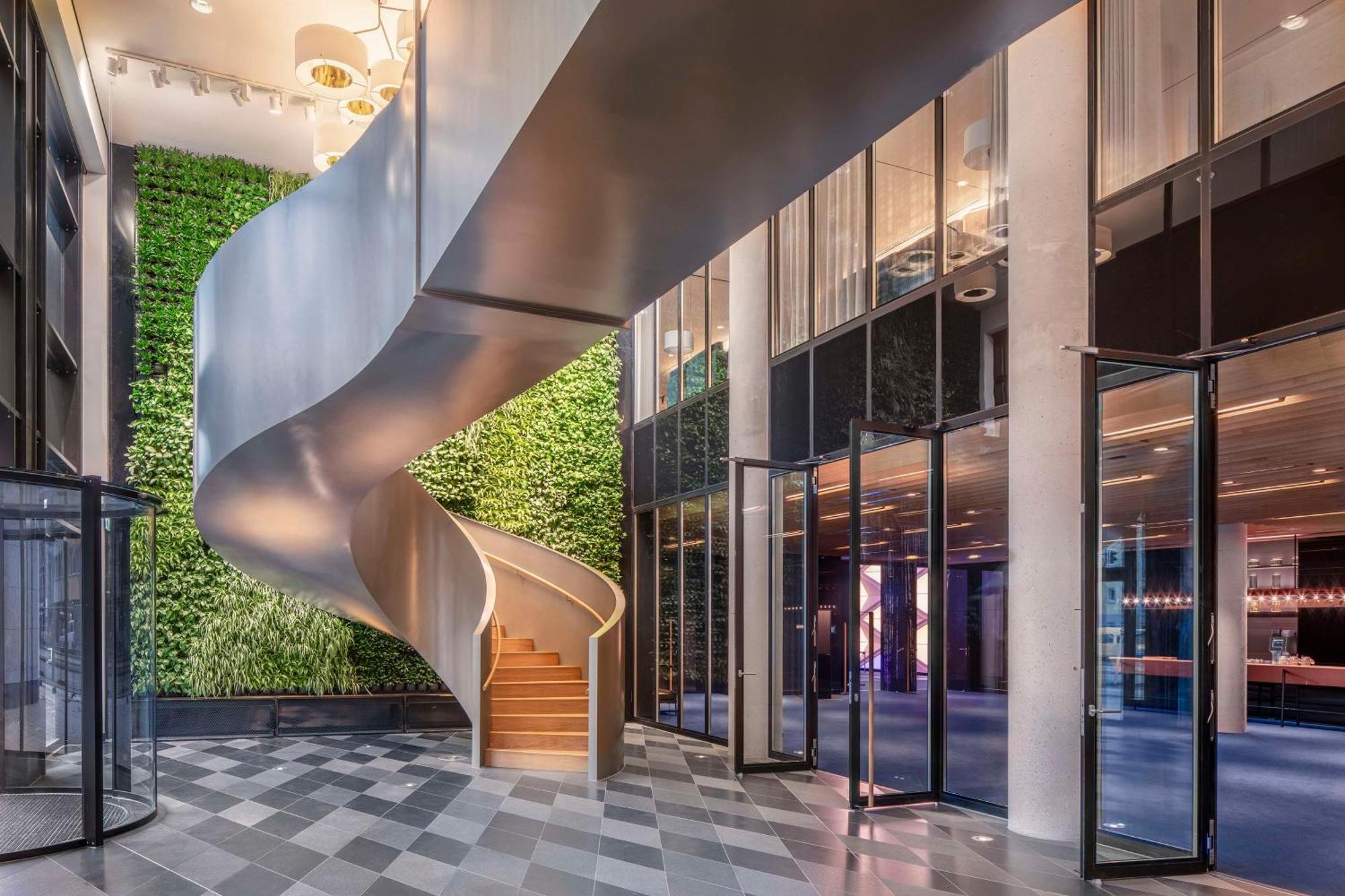 Andaz Munich Schwabinger Tor, By Hyatt Munique Exterior foto The interior of the hotel