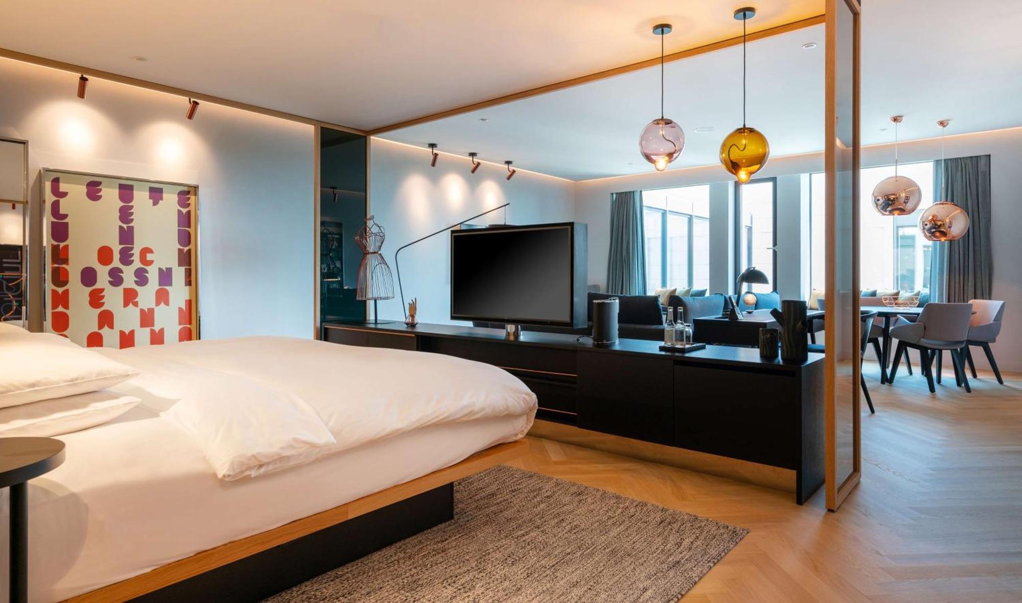 Andaz Munich Schwabinger Tor, By Hyatt Munique Exterior foto A bedroom at the hotel