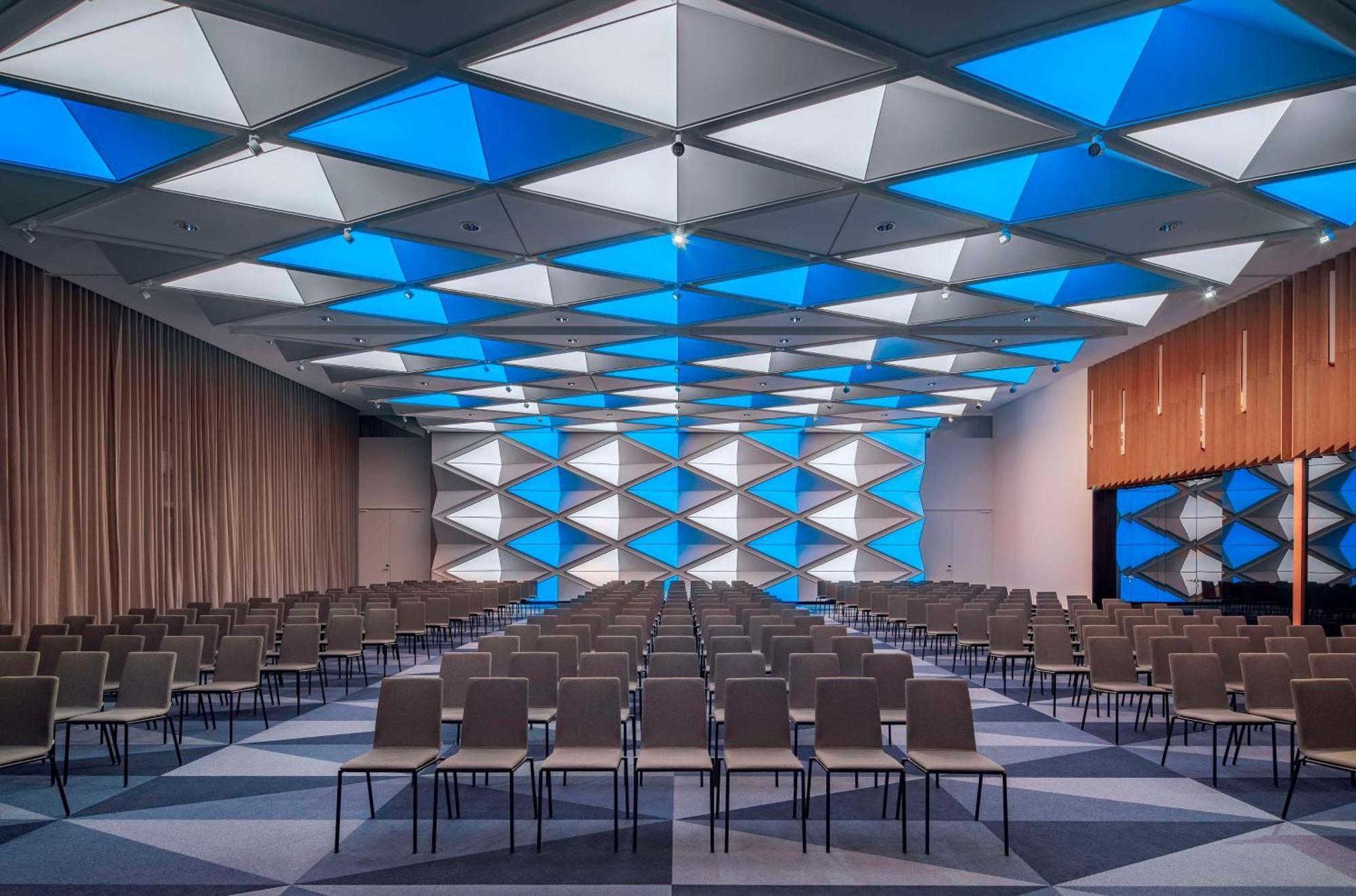 Andaz Munich Schwabinger Tor, By Hyatt Munique Exterior foto The interior of the main conference hall